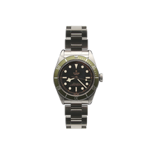 Carica l'immagine nel visualizzatore di Gallery, Tudor Black Bay Harrods 79230G Green Bezel (Harrods Edition) - Full Set