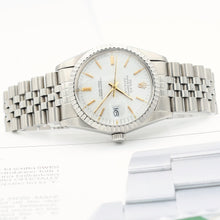 Cargar imagen en el visor de la galería, Rolex Datejust ref. 16030 White Dial with Golden indexes- Jubilee