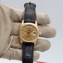Carica l'immagine nel visualizzatore di Gallery, Rolex Day-Date ref. 18038 Champagne Diamonds Dial - Leather Strap