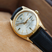 Bild in Galerie-Viewer laden, Rolex Day-Date Ref. 18038 Champagner -Zifferblatt - Lederband