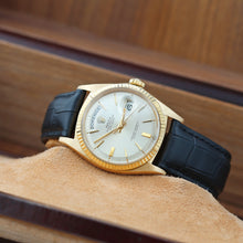 Bild in Galerie-Viewer laden, Rolex Day-Date Ref. 18038 Champagner -Zifferblatt - Lederband