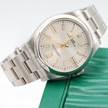 Cargar imagen en el visor de la galería, Rolex Oyster Perpetual 124300 - Silver Dial - Full set