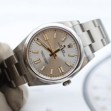 Cargar imagen en el visor de la galería, Rolex Oyster Perpetual 124300 - Silver Dial - Full set