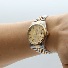 Load image into Gallery viewer, Rolex Datejust 36 ref. 16013 Champagne dial - Jubilee - Full Set