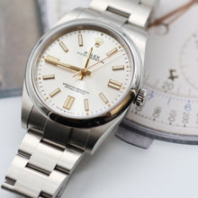 Cargar imagen en el visor de la galería, Rolex Oyster Perpetual 124300 - Silver Dial - Full set