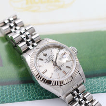 Load image into Gallery viewer, ON SALE: Rolex Lady-Datejust ref. 69174 - Silver Circle Dial - Full Set