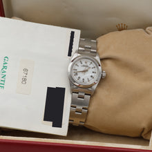 Bild in Galerie-Viewer laden, Rolex Oyster Perpetual ref. 67180 - White Roman Dial - Oyster Bracelet - Full Set
