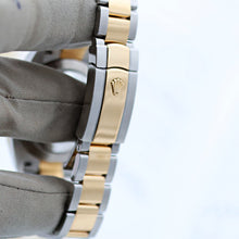 Carica l'immagine nel visualizzatore di Gallery, Rolex Datejust ref. 126333 Champagne Dial Oyster bracelet - Full Set