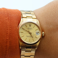 Load image into Gallery viewer, ON SALE: Rolex Datejust ref. 6827- 31mm - Champagne Dial Oyster Bracelet