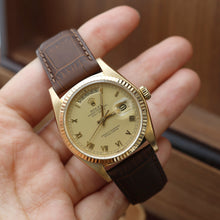 Załaduj obraz do przeglądarki galerii, Rolex Day-Date ref. 18038 Champagne Roman Dial - Leather strap