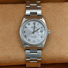 Carica l'immagine nel visualizzatore di Gallery, Rolex Datejust ref. 16220 Grey Roman Dial Oyster Bracelet - Full Set