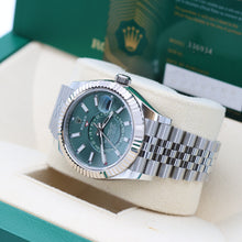 Załaduj obraz do przeglądarki galerii, Rolex Sky-Dweller ref. 336934 Green dial - Jubilee - Full Set