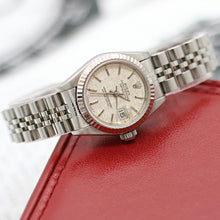 Carica l'immagine nel visualizzatore di Gallery, Rolex Lady-Datejust ref. 69174 - SIlver Linen Dial - Jubilee bracelet