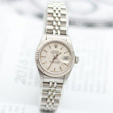 Carica l'immagine nel visualizzatore di Gallery, Rolex Lady-Datejust ref. 69174 - SIlver Linen Dial - Jubilee bracelet