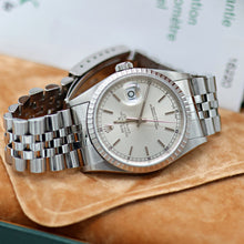 Load image into Gallery viewer, Rolex Datejust 36 ref. 16220 Silver Dial (Circle hours dial) - Jubilee - Full Set