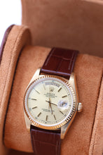 Cargar imagen en el visor de la galería, Rolex Day-Date ref. 18038 Champagne Dial - Leather strap