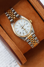 Cargar imagen en el visor de la galería, Rolex Datejust 31 ref. 6827 White Roman Dial - Jubilee bracelet