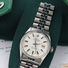 Załaduj obraz do przeglądarki galerii, Rolex Datejust ref. 16030 - Jubilee Bracelet - Linen Dial