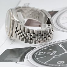Cargar imagen en el visor de la galería, Rolex Datejust ref. 16220 Black (Circle) Dial Jubilee Bracelet Full Set