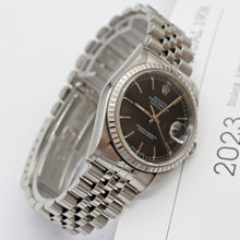 Cargar imagen en el visor de la galería, Rolex Datejust ref. 16220 Black (Circle) Dial Jubilee Bracelet Full Set
