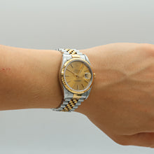 Carica l'immagine nel visualizzatore di Gallery, ON SALE: Rolex Datejust 36 ref. 16233 Champagne dial (V3) - Jubilee Bracelet - Full Set