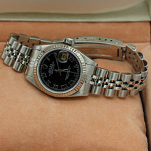 Załaduj obraz do przeglądarki galerii, Rolex Lady-Datejust ref. 69174 - Black Roman Dial - Jubilee bracelet