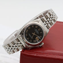 Załaduj obraz do przeglądarki galerii, Rolex Lady-Datejust ref. 69174 - Black Roman Dial - Jubilee bracelet