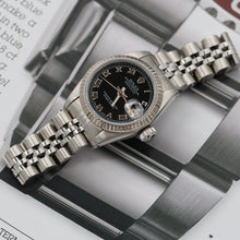 Załaduj obraz do przeglądarki galerii, Rolex Lady-Datejust ref. 69174 - Black Roman Dial - Jubilee bracelet