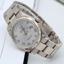 Kép betöltése a galériamegjelenítőbe: Rolex Day-Date 36 ref. 118239 Silver Roman dial - Oyster - Full Set