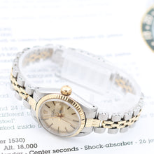 Bild in Galerie-Viewer laden, Rolex Lady-Datejust Ref. 6917 - Stahl und Gold - Silber mit goldenen Indizes Zifferblatt - Jubiläumsarmband