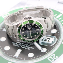 Załaduj obraz do przeglądarki galerii, Rolex Submariner Date 16610LV (Kermit) with Green Bezel