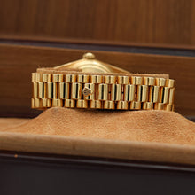 Load image into Gallery viewer, Rolex Day-Date 36 ref. 18038 - Champagne dial