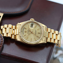 Load image into Gallery viewer, Rolex Day-Date 36 ref. 18038 - Champagne dial