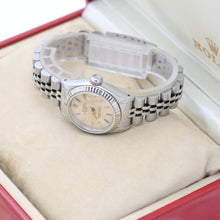 Załaduj obraz do przeglądarki galerii, Rolex Lady-Datejust ref. 69174 - Silver Dial Jubilee bracelet