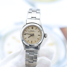 Charger l'image dans la galerie, Rolex Oyster Perpetual Lady ref. 6618 - SIlver Dial - Oyster Bracelet