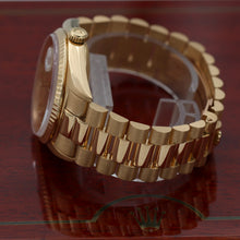 Bild in Galerie-Viewer laden, Rolex Day-Date 36 ref. 18238 - Champagne Diamonds Dial President bracelet - Full Set