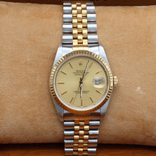Bild in Galerie-Viewer laden, Rolex Datejust 36 ref. 16233 Champagne dial (V5) - Jubilee Bracelet - Full Set