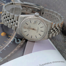 Load image into Gallery viewer, Rolex Datejust ref. 1603 - Silver Dial (V4) - Jubilee Bracelet - Full Set