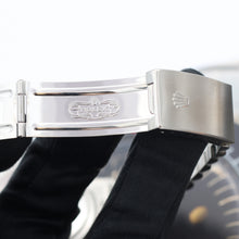 Load image into Gallery viewer, Rolex Datejust ref. 1603 - Silver Dial (V4) - Jubilee Bracelet - Full Set