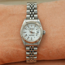 Cargar imagen en el visor de la galería, Rolex Lady-Datejust ref. 69174 - White Roman Small (Lines) Dial Jubilee bracelet - Full Set