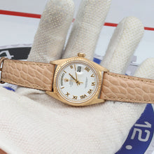 Kép betöltése a galériamegjelenítőbe: Rolex Day-Date ref. 18038 White Roman Dial - Leather strap