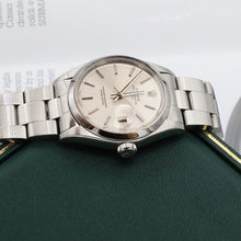 Carica l'immagine nel visualizzatore di Gallery, Rolex Oyster Perpetual Date ref. 1500 - Silver dial (V III)