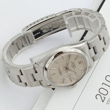 Carica l'immagine nel visualizzatore di Gallery, Rolex Oyster Perpetual Date ref. 1500 - Silver dial (V III)