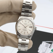 Carica l'immagine nel visualizzatore di Gallery, Rolex Oyster Perpetual Date ref. 1500 - Silver dial (V III)