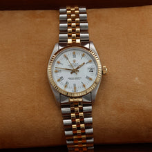 Load image into Gallery viewer, Rolex Datejust 31 ref. 6827 White Roman Dial - Jubilee bracelet