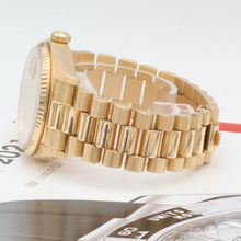 Carica l'immagine nel visualizzatore di Gallery, Rolex Day-Date 36 ref. 18038 - Champagne Diamonds dial - President Bracelet