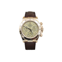 Bild in Galerie-Viewer laden, Rolex Daytona Ref. 116518 - 18k Gelbgold und Lederband - Champagner -Zifferblatt mit goldenen Subdialen - Voller Set