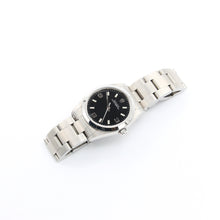 Załaduj obraz do przeglądarki galerii, Rolex Oyster Perpetual Ref. 67480 - Black 3-6-9 dial