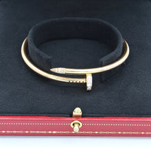 Załaduj obraz do przeglądarki galerii, Cartier Juste un Clou Bracelet Diamond - 750(YG) - 32.2g - Size 17