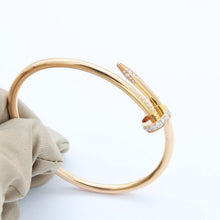 Załaduj obraz do przeglądarki galerii, Cartier Juste un Clou Bracelet Diamond - 750(YG) - 32.2g - Size 17